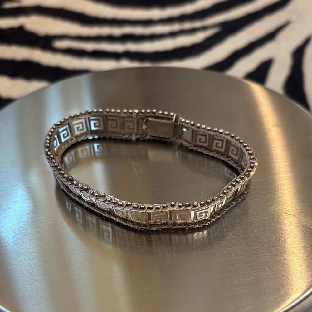 Silver Geometric Pattern Bracelet - Picture 12 of 12
